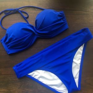 Victoria’s Secret Twist Bandeau Push-up w/ hipster